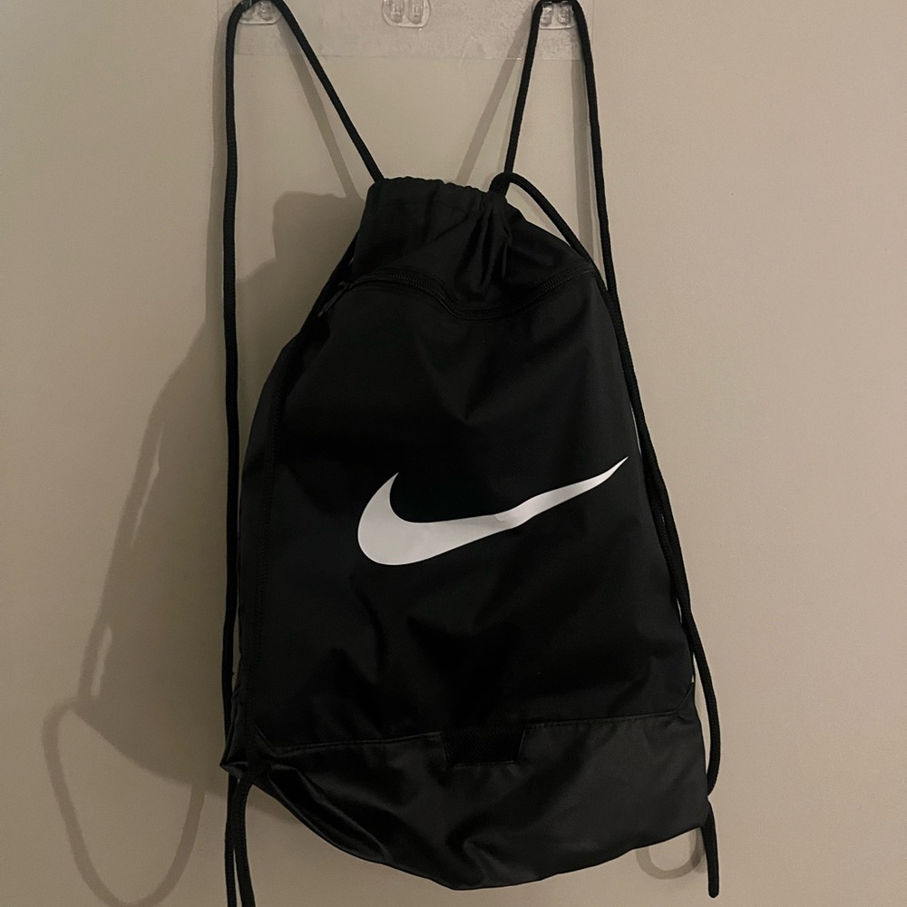Nike Black and White Drawstring Backpack